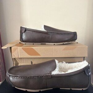 Koolaburra Ugg Tipton Slippers Mens Size 10 Smooth Brown
